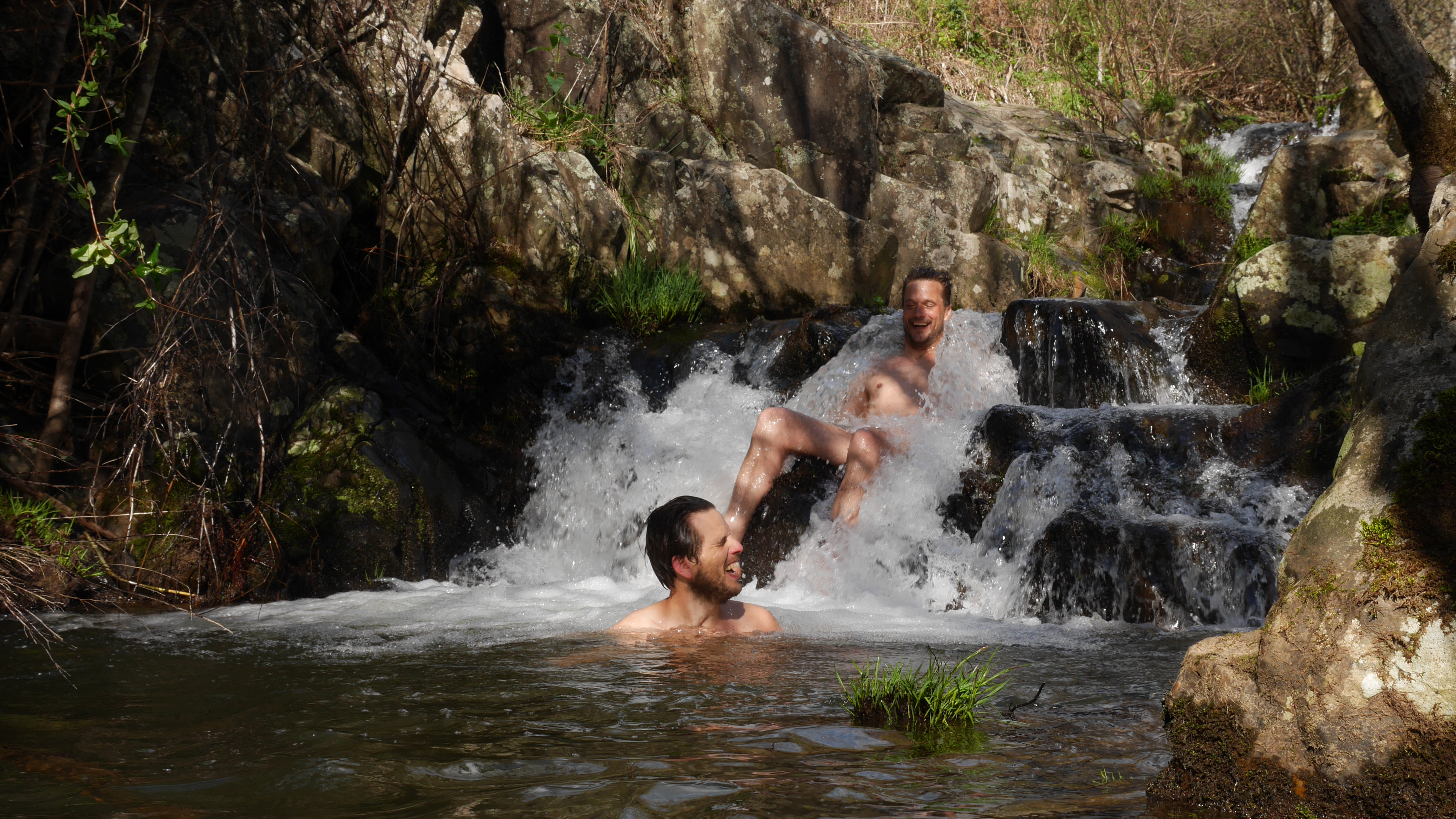 I was pretty much done with the cold when Jorrit came up with a great idea: let’s sit in the waterfall!